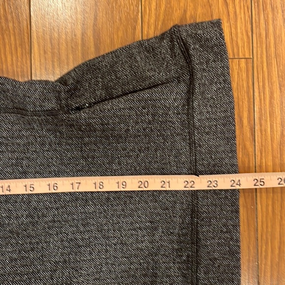 Lululemon Think Fast Long Sleeve Grey Pattern Sweater - Picture 15 of 16